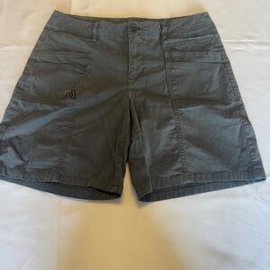 Eddie Bauer Shorts Womens 8 First Ascent Utility Gray Guides Day Off Stretch